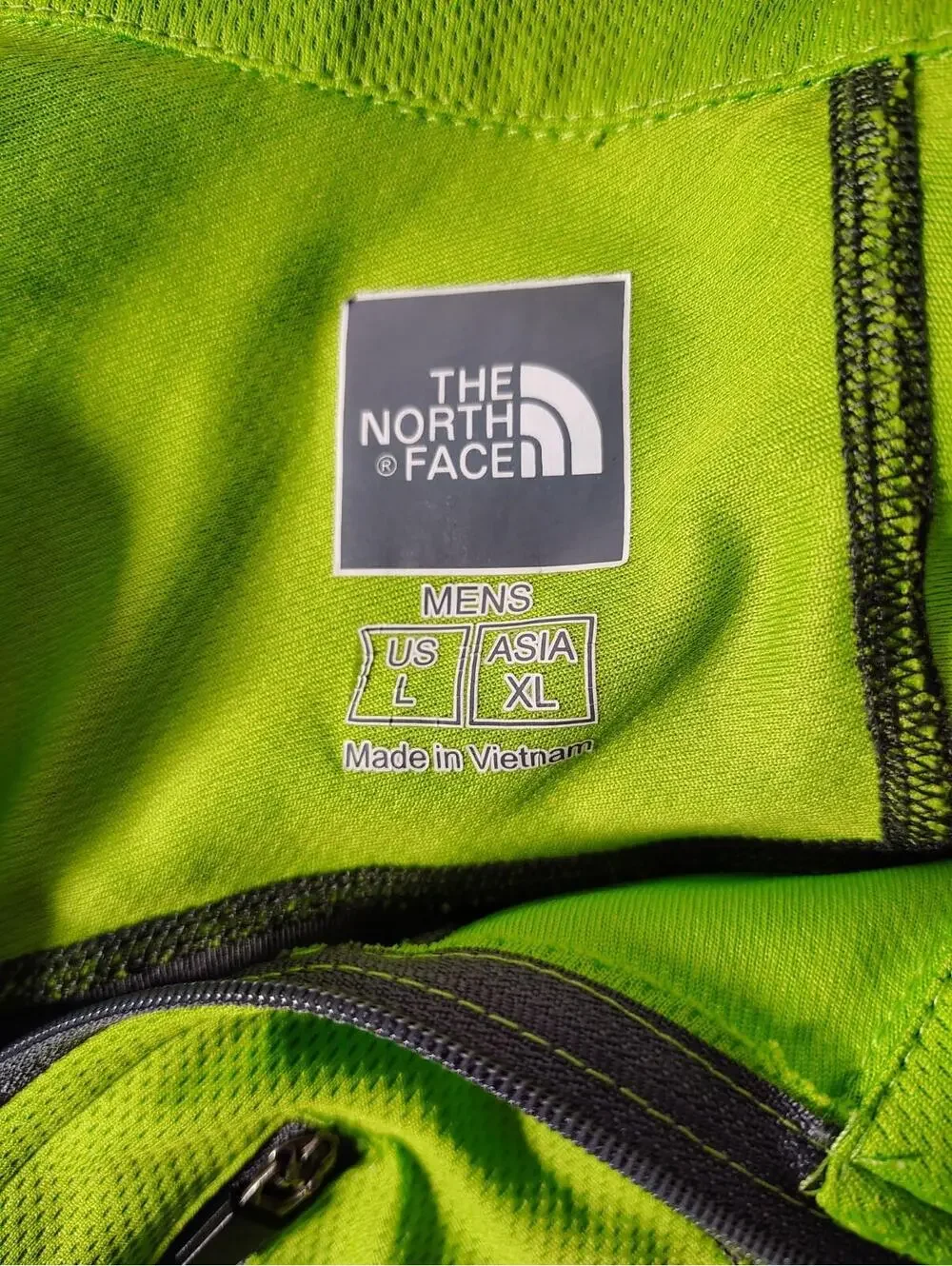 The North Face Mens US L Flashdry Neon Green Gray Long Sleve athletic Gym Unisex
